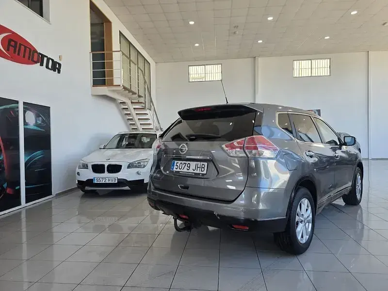 Usado Nissan X-Trail Tekna 130 CV (95 kW) 2016 Gris / plata SUV