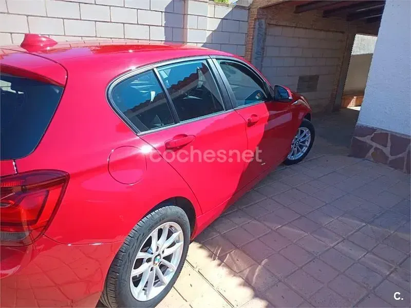 Usado BMW 118 143 CV (105 kW) 2015 Rojo Utilitario