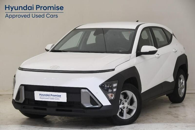 Atlas white Usado 2024 Hyundai Kona SUV | 27.995 € (Caro) - Imagen 1/4