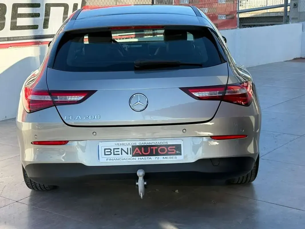 Usado Mercedes CLA200 Shooting Brake 163 CV (119 kW) 2020 Beige Familiar