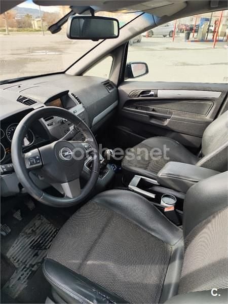 Usado Opel Zafira Cosmo 150 CV (110 kW) 2006 Gris / plata Monovolumen