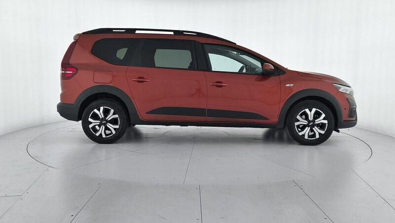 Usado Dacia Jogger Expression 110 CV (80 kW) 2024 Naranja Monovolumen