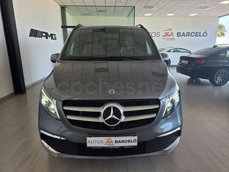 Usado Mercedes V300 Avantgarde 239 CV (175 kW) 2023 Gris / plata Monovolumen