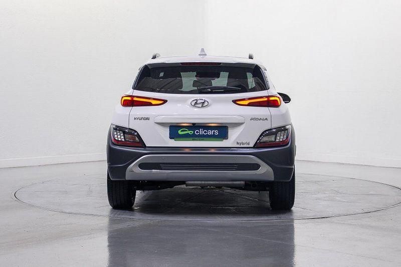 Usado Hyundai Kona Style 141 CV (103 kW) 2022 Blanco SUV