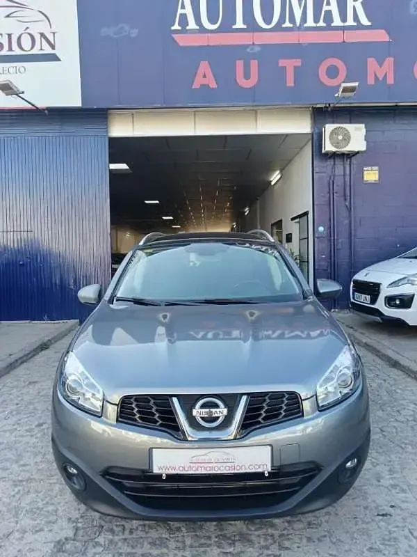 Usado Nissan Qashqai Acenta 110 CV (80 kW) 2012 Gris SUV