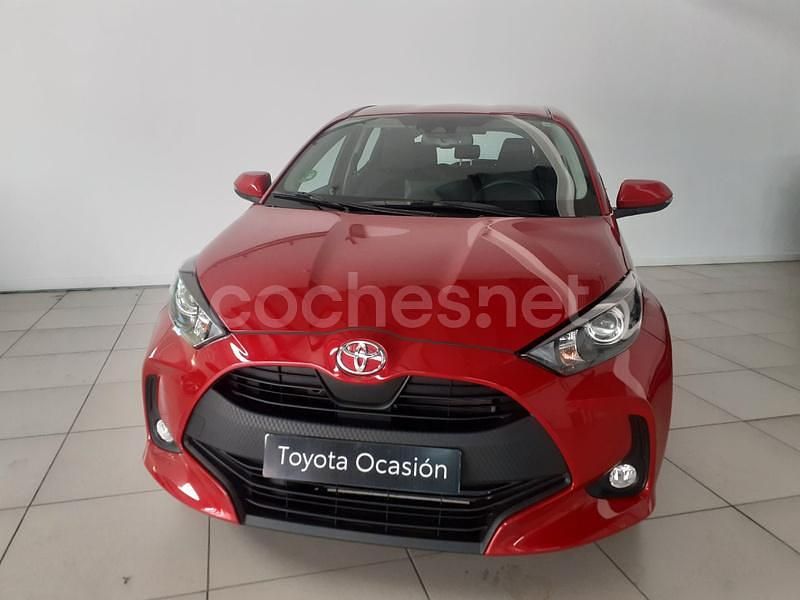 Rojo Usado 2024 Toyota Yaris Berlina | 19.370 € (Precio justo) - Imagen 1/4