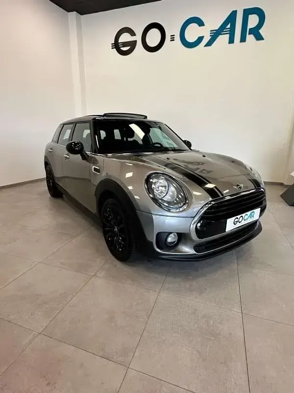 Usado Mini Cooper Clubman 136 CV (100 kW) 2017 Gris Familiar