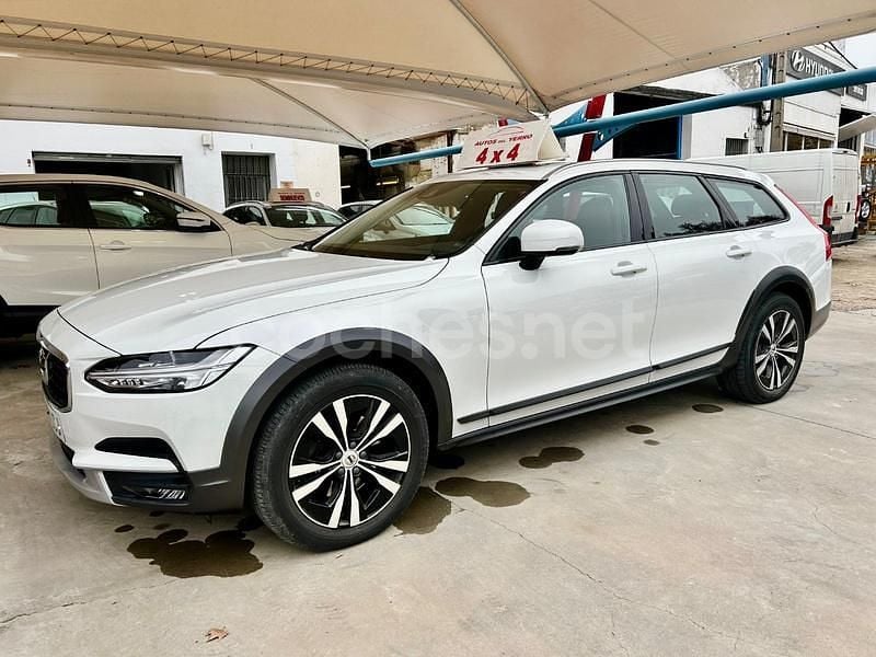 Blanco Usado 2020 Volvo V90 CC Pro Familiar | 26.500 € (Precio justo) - Imagen 1/4