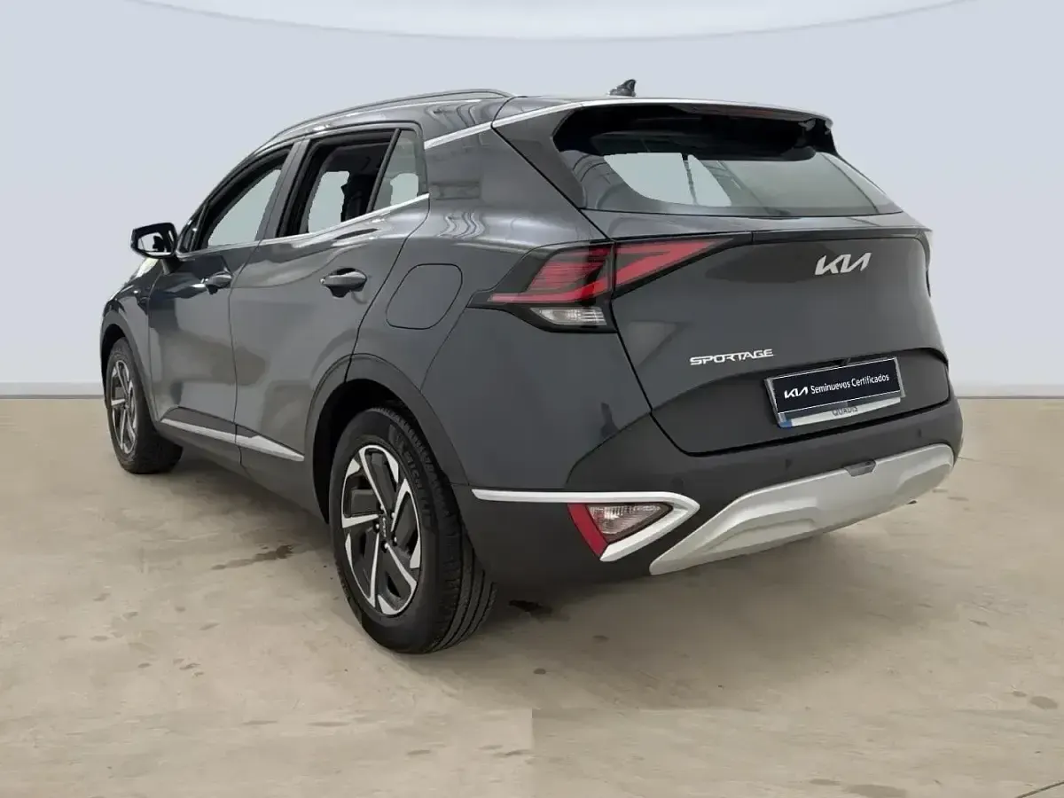 Usado Kia Sportage 150 CV (110 kW) 2024 Gris SUV