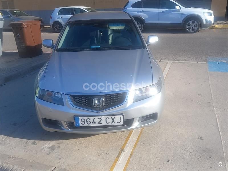 Usado Honda Accord Sport 140 CV (102 kW) 2004 Gris / plata Berlina
