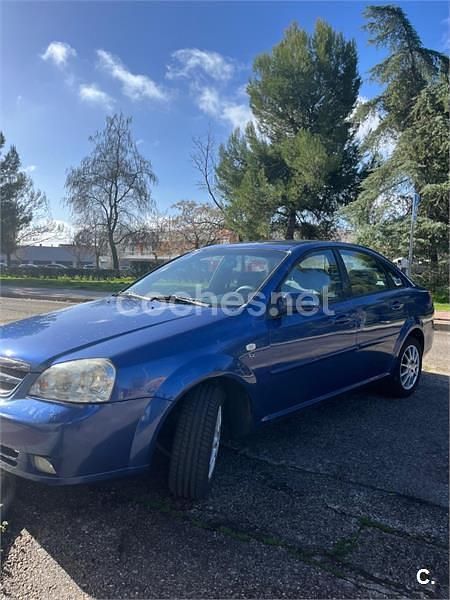 Usado Chevrolet Nubira SX 109 CV (80 kW) 2006 Azul Berlina