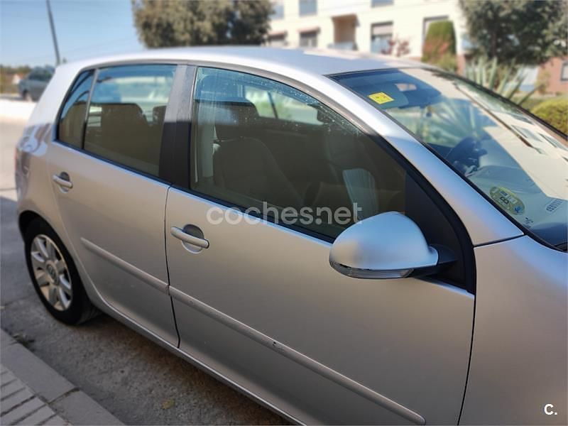 Gris / plata Usado 2005 VW Golf IV Highline Berlina | 2600 € (Precio justo) - Imagen 1/4