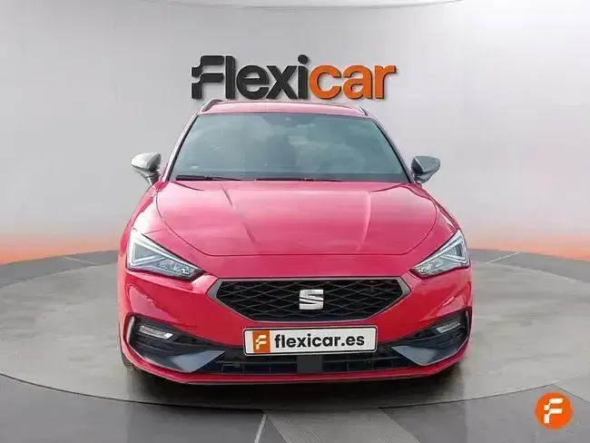 Usado Seat Leon FR 204 CV (150 kW) 2021 Rojo Berlina