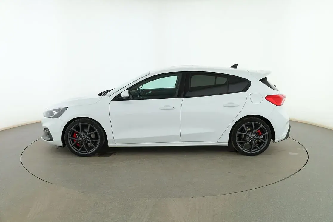 Usado Ford Focus ST 280 CV (205 kW) 2021 Blanco Berlina