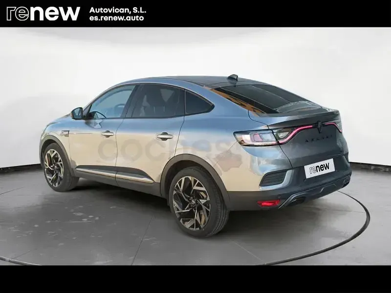 Usado Renault Arkana Esprit Alpine 145 CV (106 kW) 2025 Gris / plata SUV