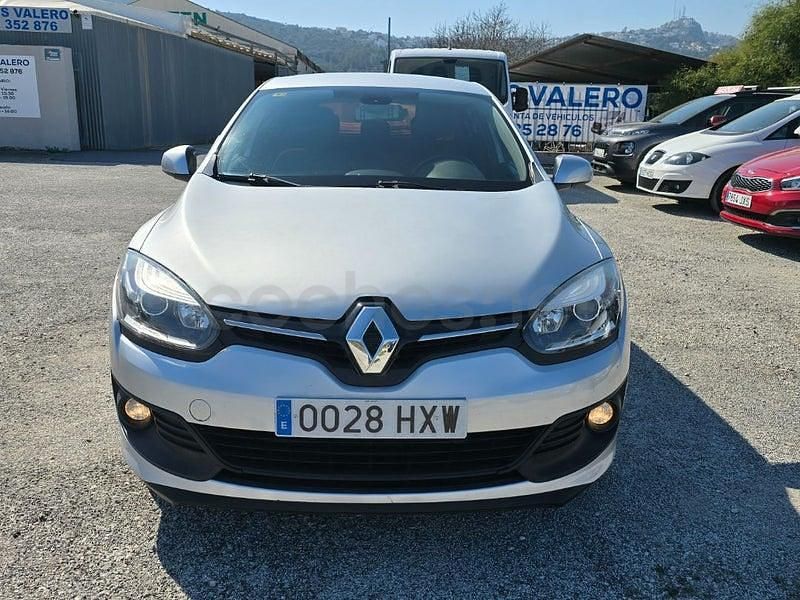 Usado Renault Mégane Intens 95 CV (69 kW) 2014 Gris / plata Berlina