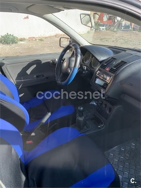 Usado VW Polo Conceptline 64 CV (47 kW) 2002 Negro Berlina