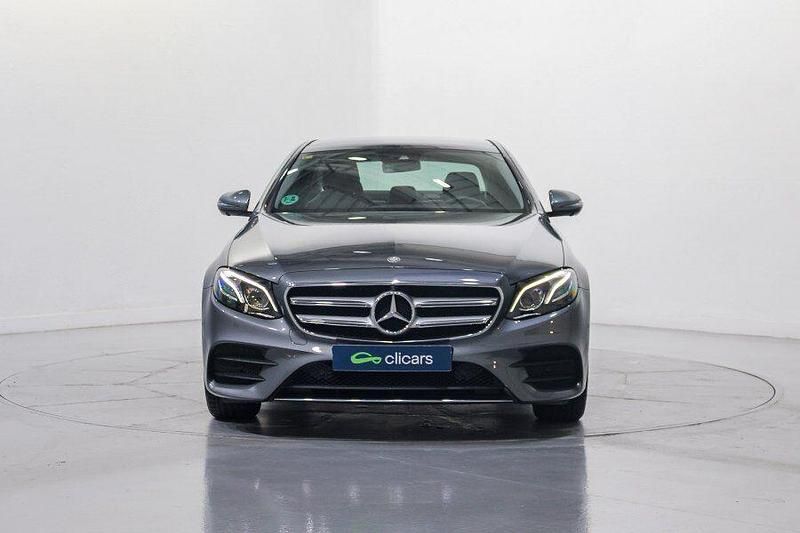 Usado Mercedes E200 184 CV (135 kW) 2016 Negro Berlina