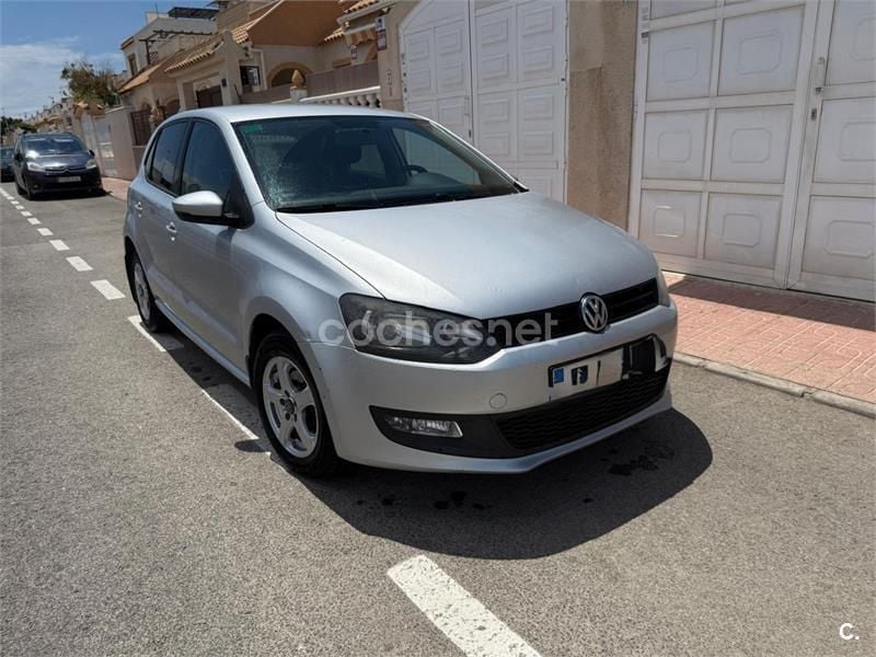 Gris / plata Usado 2011 VW Polo Advance Berlina | 4800 € (Buen precio) - Imagen 1/4