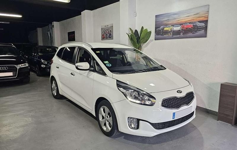 Blanco Usado 2016 Kia Carens Monovolumen | 9700 € (Precio justo) - Imagen 1/4