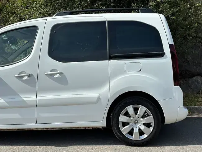 Usado Citroën Berlingo XTR 115 CV (84 kW) 2014 Blanco Monovolumen