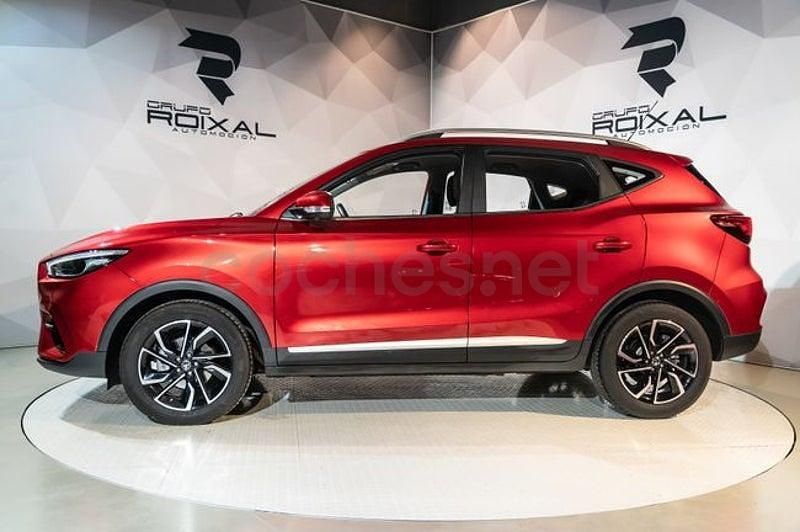 Usado MG ZS Luxury 111 CV (81 kW) 2024 Granate SUV