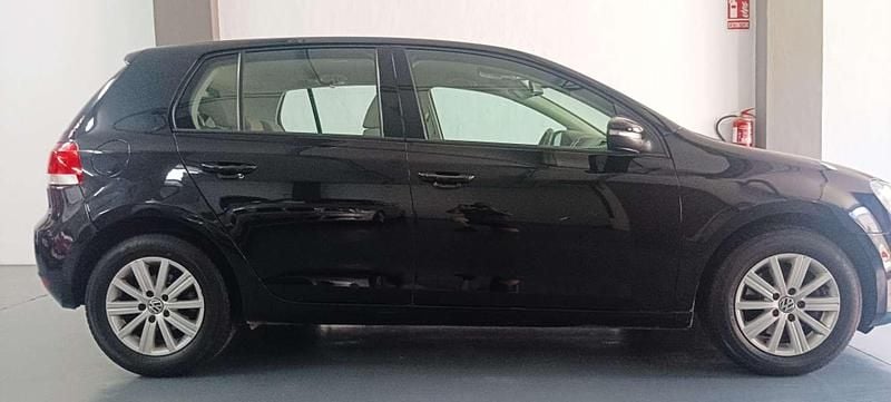 Usado VW Golf VII Sport 122 CV (89 kW) 2012 Negro Utilitario