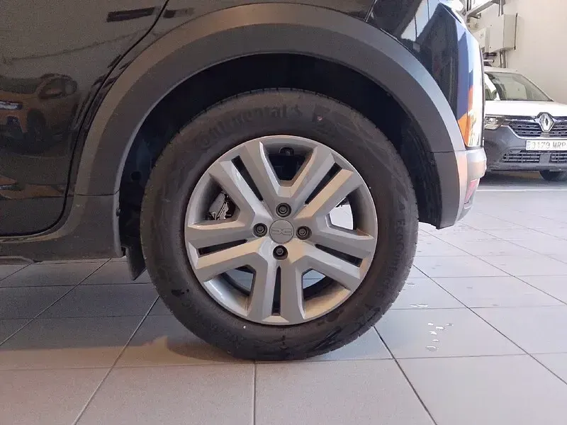 Usado Dacia Sandero Essentiel 91 CV (66 kW) 2023 Negro Berlina