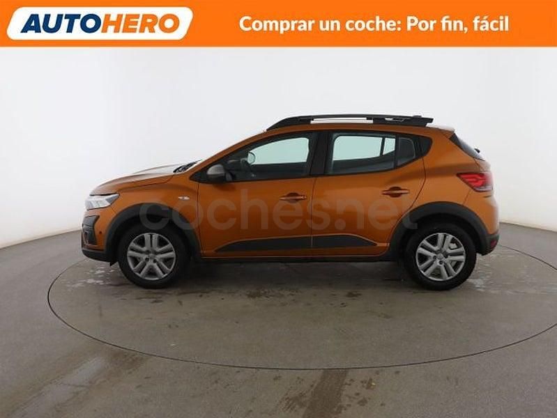 Usado Dacia Sandero Comfort 101 CV (74 kW) 2022 Naranja Berlina