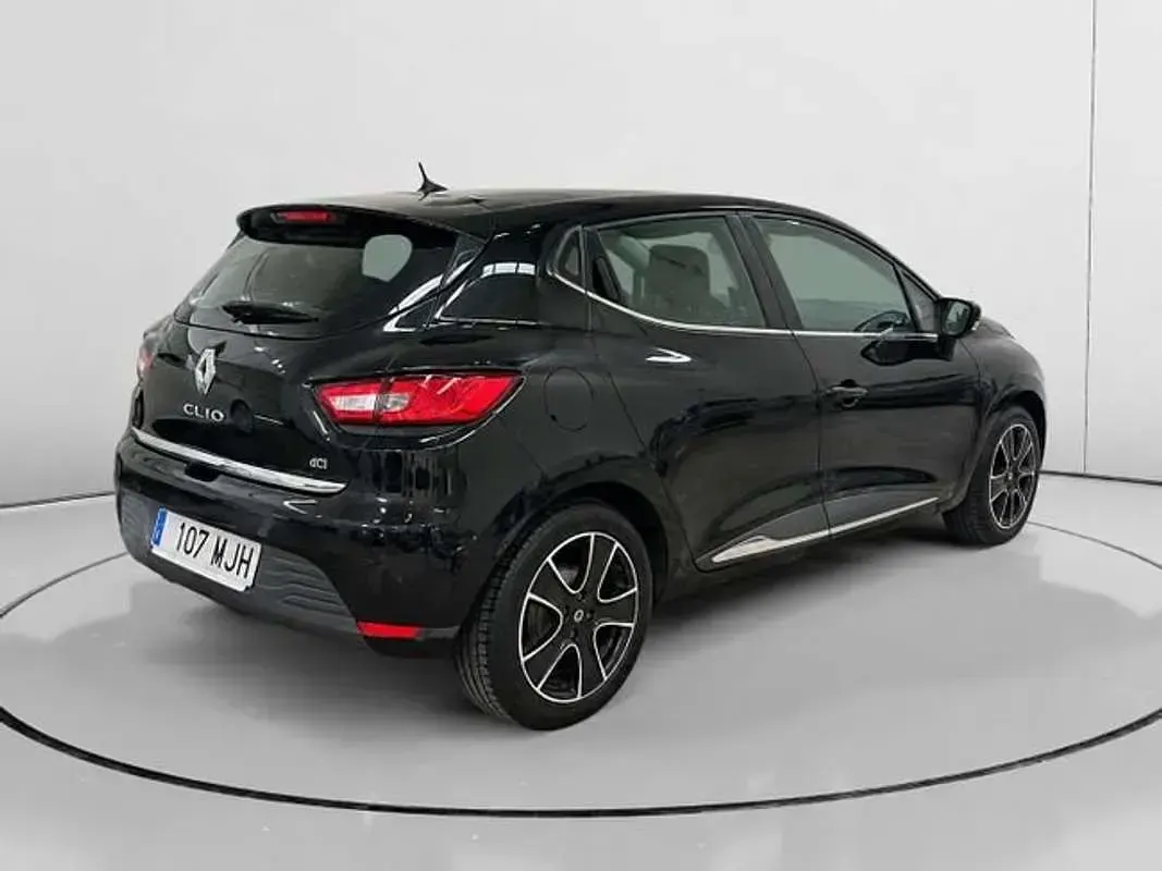 Usado Renault Clio Expression 90 CV (66 kW) 2016 Negro Utilitario