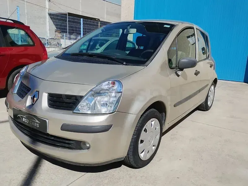 Usado Renault Modus Authentique 85 CV (62 kW) 2007 Beige Monovolumen
