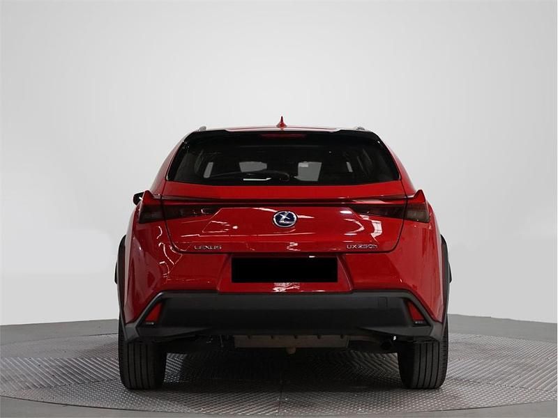 Usado Lexus UX Business Edition 184 CV (135 kW) 2022 Rojo solido SUV