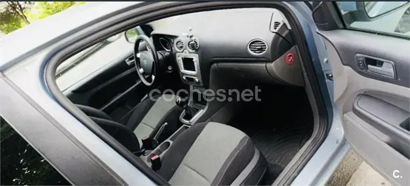 Usado Ford Focus Trend 109 CV (80 kW) 2008 Azul Berlina