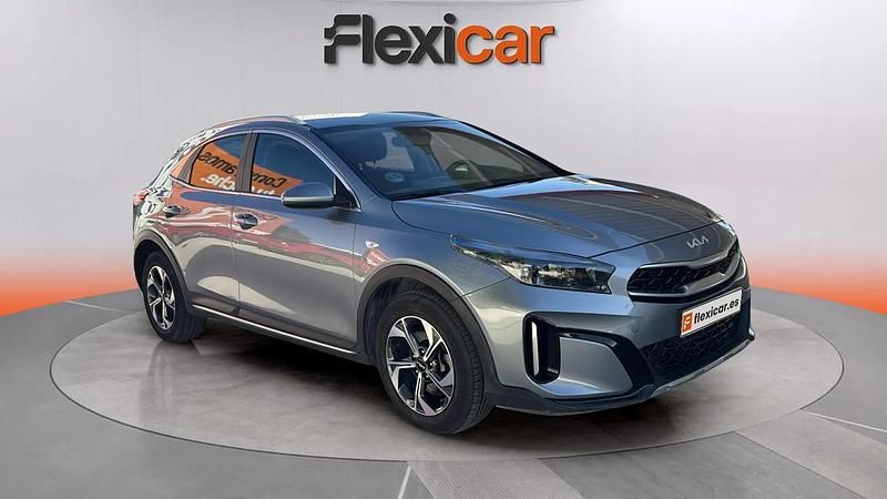 Usado Kia XCeed 120 CV (88 kW) 2023 Gris SUV