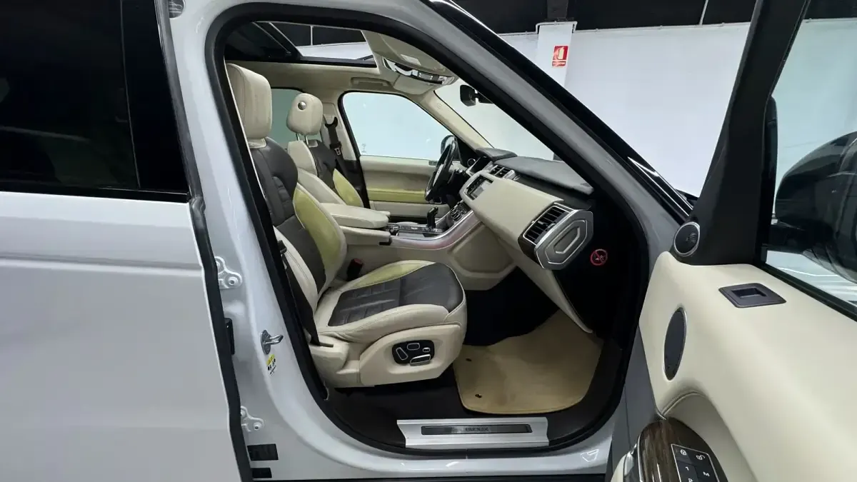 Usado Land Rover Range Rover HSE Dynamic 510 CV (375 kW) 2015 Blanco SUV
