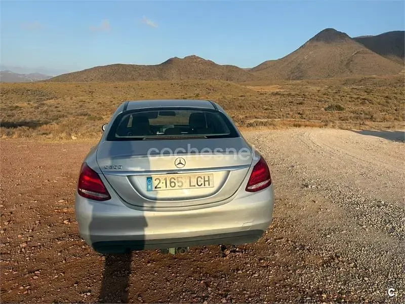 Usado Mercedes C200 Avantgarde 136 CV (100 kW) 2015 Gris / plata Berlina