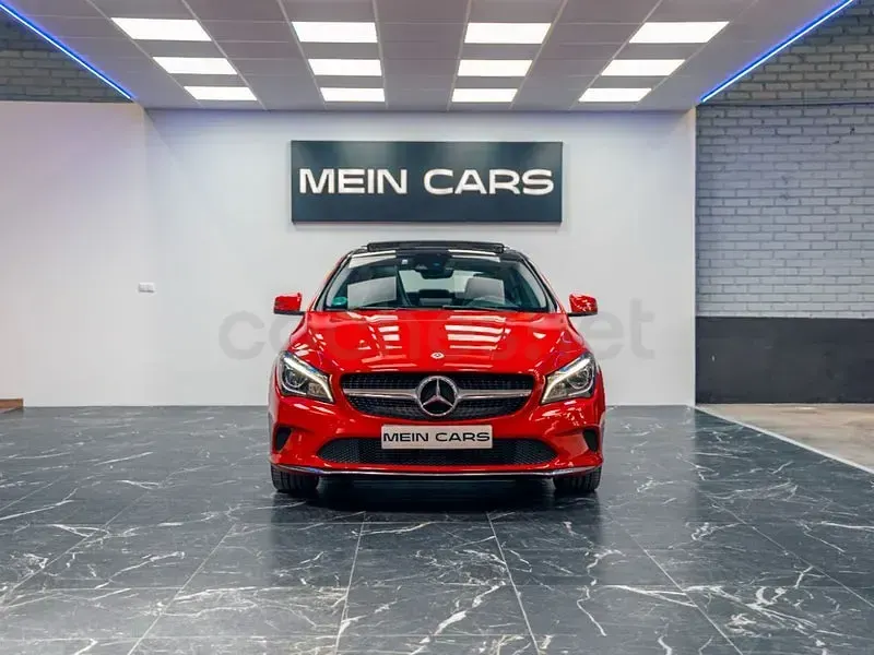 Usado Mercedes CLA200 156 CV (114 kW) 2018 Rojo Coupe