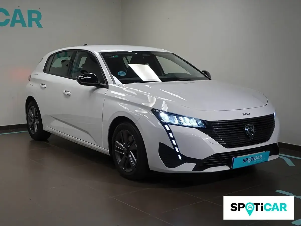 Usado Peugeot 308 Active 131 CV (96 kW) 2022 Blanco Berlina