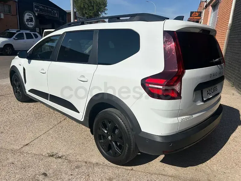 Usado Dacia Jogger Extreme 110 CV (80 kW) 2022 Blanco Monovolumen