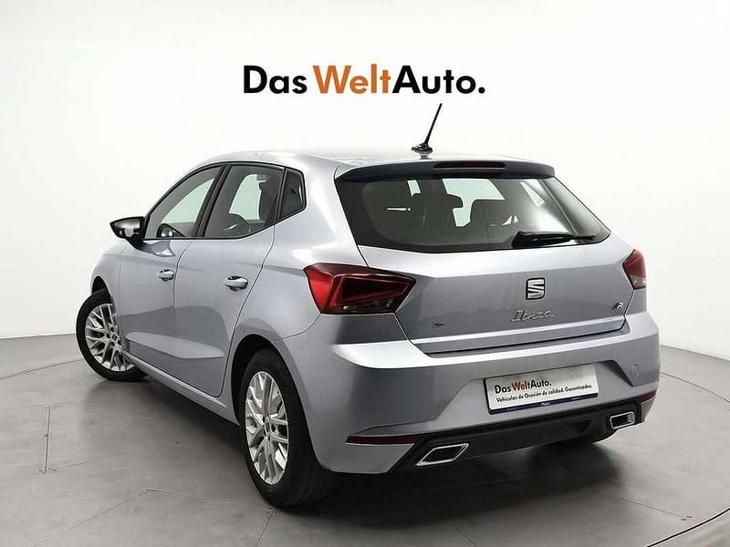 Usado Seat Ibiza FR 116 CV (85 kW) 2023 Plateado Utilitario