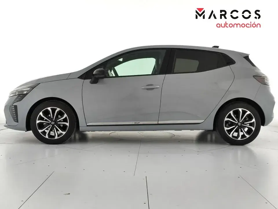 Usado Renault Clio Techno 100 CV (73 kW) 2025 Utilitario