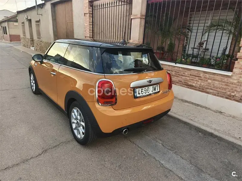 Usado Mini Cooper D 116 CV (85 kW) 2016 Naranja Utilitario