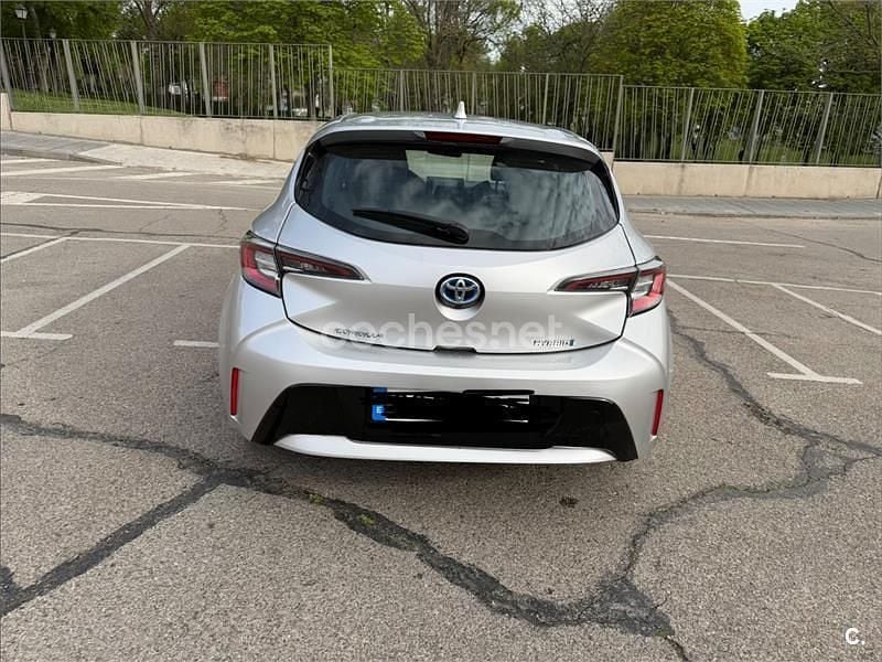 Usado Toyota Corolla Active 122 CV (89 kW) 2021 Gris / plata Berlina