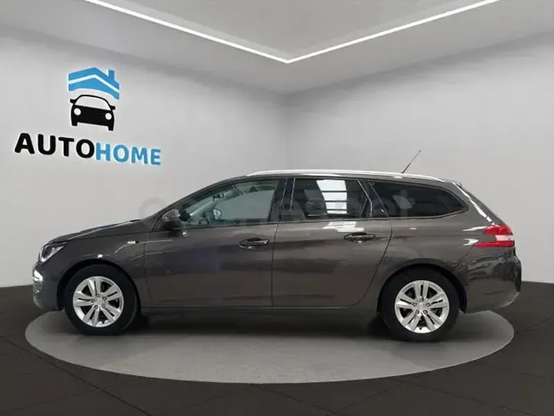Usado Peugeot 308 SW Style 130 CV (95 kW) 2016 Gris / plata Familiar