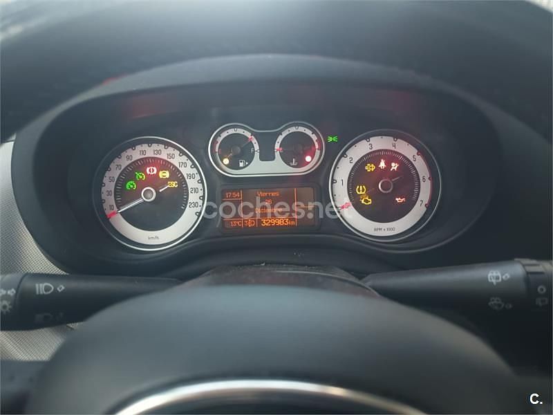 Usado Fiat 500L Living 120 CV (88 kW) 2016 Blanco Monovolumen