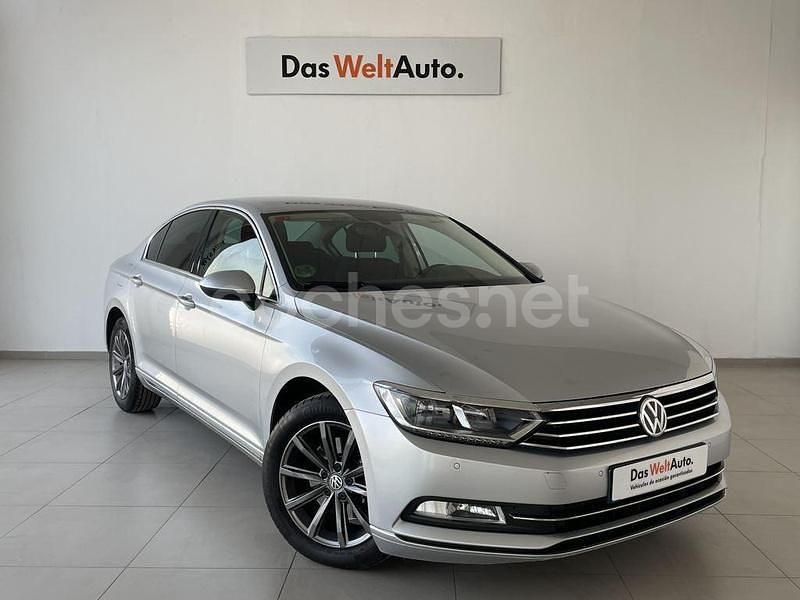 Plateado Usado 2017 VW Passat Advance Berlina | 17.900 € (Precio justo) - Imagen 1/4