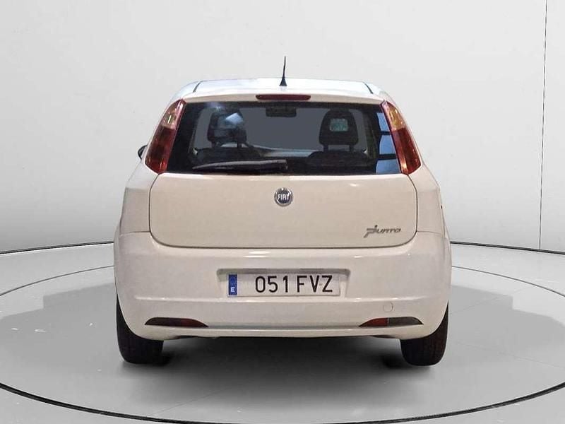 Usado Fiat Punto Dynamic 70 CV (51 kW) 2007 Blanco Utilitario