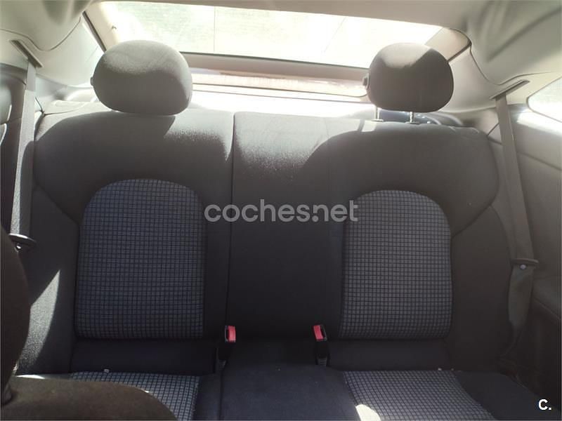 Usado Mercedes C200 Sport Edition 122 CV (89 kW) 2005 Gris / plata Berlina