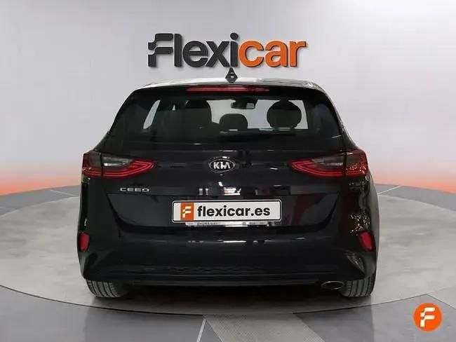 Używany Kia Ceed 120 KM (88 kW) 2020 Czarny Hatchback