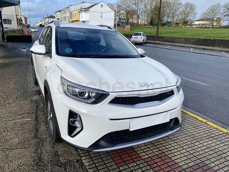 Usado Kia Stonic 84 CV (61 kW) 2022 Blanco SUV